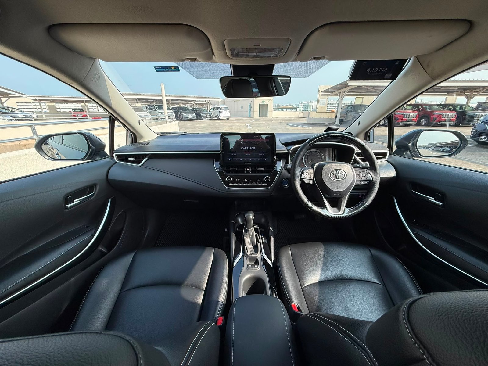 Toyota Corolla Altis Hybrid photo 6